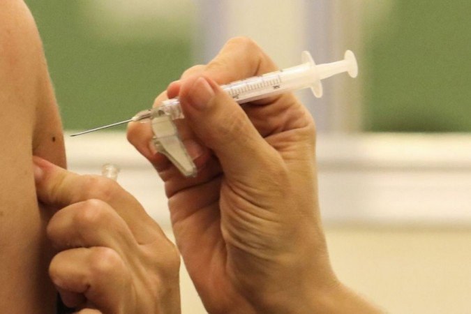 Brasil já ocupa o segundo lugar em vacinação entre grandes nações