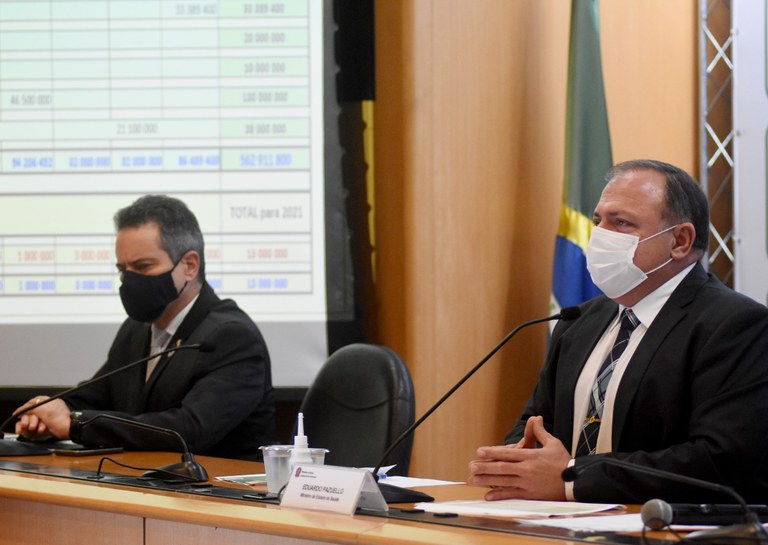 Governo garante mais 138 milhões de doses de vacinas contra a Covid-19