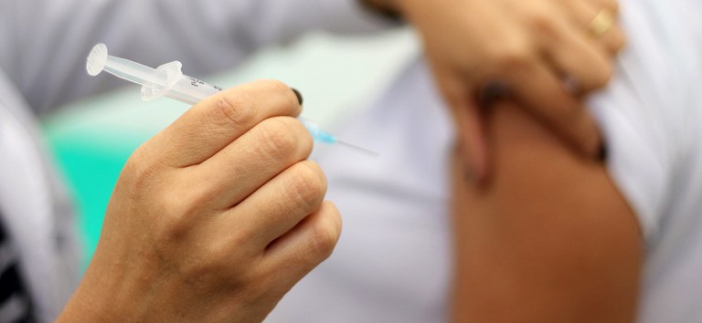 Anvisa aprova estudos clínicos da vacina Covaxin no Brasil
