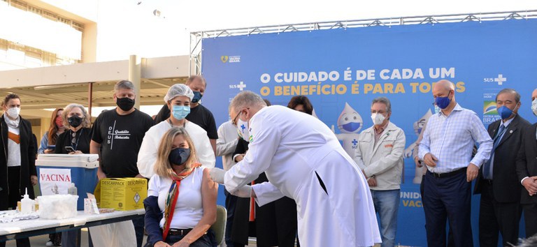 Toda a população adulta de Botucatu (SP) será vacinada contra a Covid-19