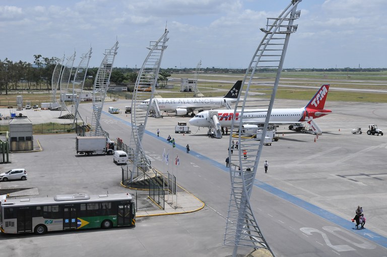 Pesquisa aponta que aeroportos brasileiros são ‘bons’ ou ‘muito bons’ para 94% dos passageiros