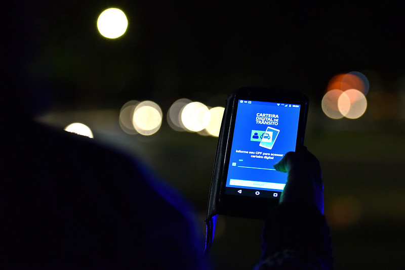 Para obter o CRLV digital é preciso baixar o aplicativo Carteira Nacional de Trânsito  (CNT)