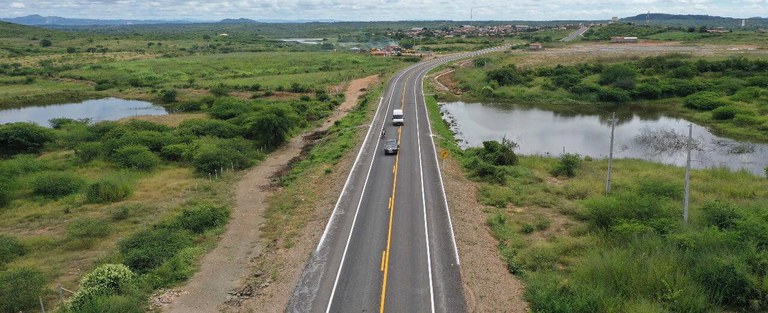 Governo Federal entrega obras de pavimentação na BR-426/PB