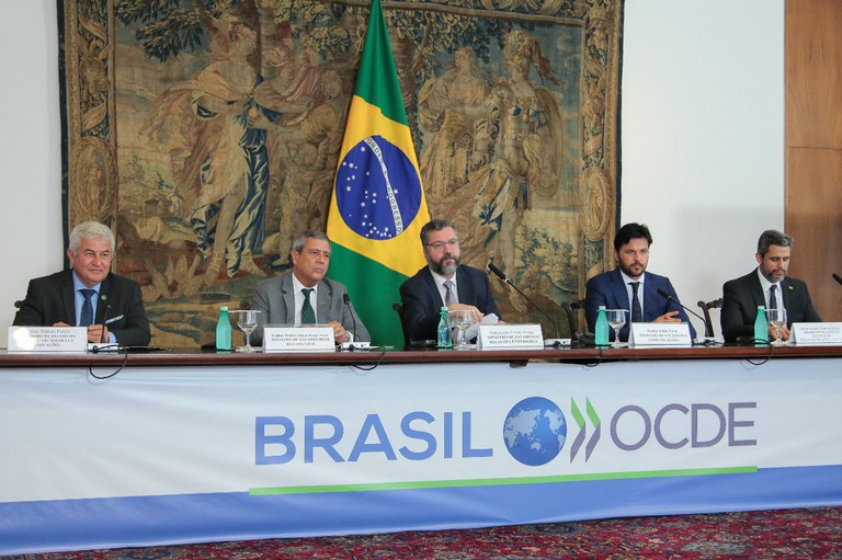 Ministro diz que Brasil é o país não-membro mais engajado na OCDE