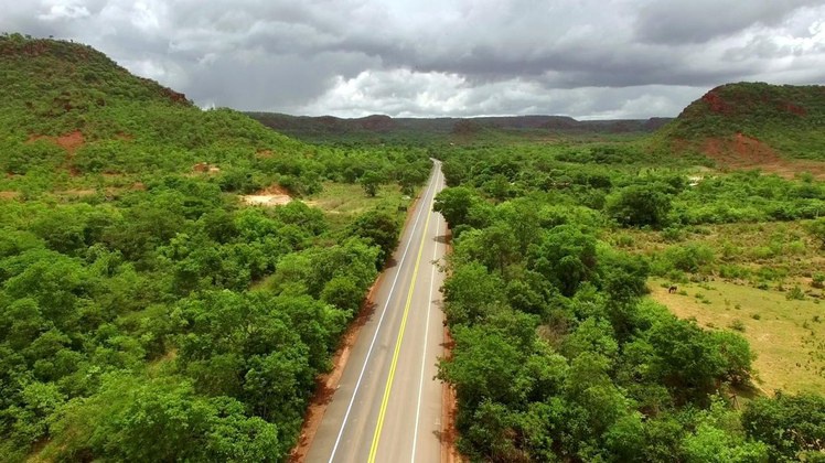 Governo entrega 51 Km de alargamento de plataforma e conservação na BR-135/PI