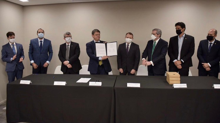 Governo Federal assina renovações antecipadas de ferrovias e viabiliza construção da FICO