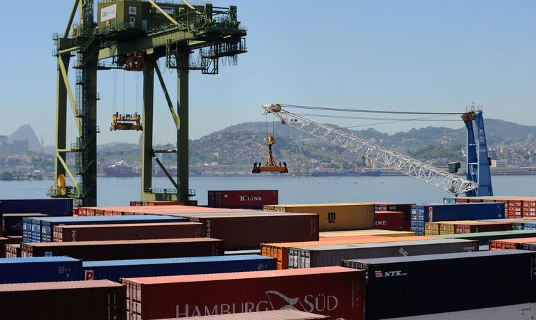 Setor portuário registra aumento na eficiência de serviços em 2020