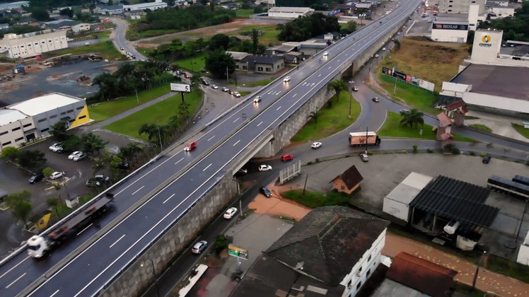 Viaduto de acesso aos municípios de Indaial e Timbó na BR-470/SC é entregue