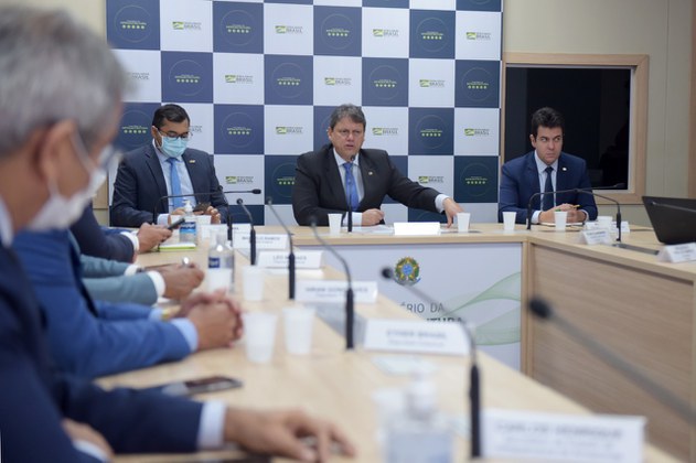 Acordo para retomada do transporte aéreo em três aeroportos do Amazonas