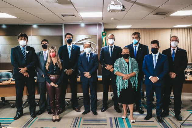 Investimento na formação de recursos humanos na área de infraestrutura