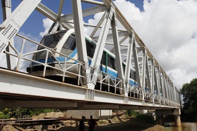 População de Cabo do Santo Agostinho recebe ponte ferroviária