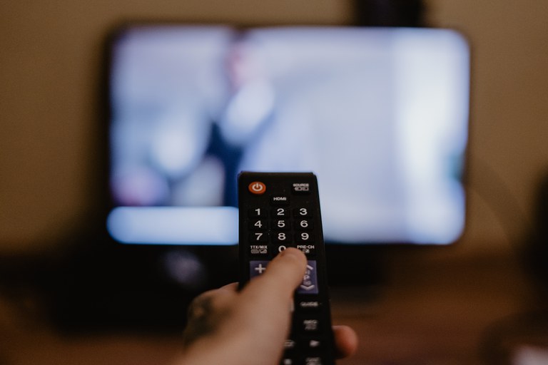 Sociedade pode contribuir com modernização da Lei da TV por assinatura