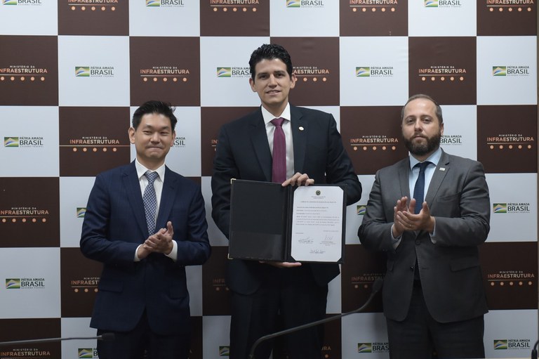 Assinatura de contrato garante cerca de R$ 2 bilhões em investimentos na BR 163/230/MT/PA