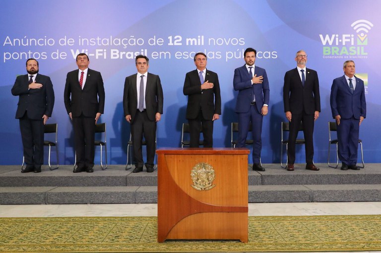 Governo anuncia ampliação de pontos de internet do Wi-Fi Brasil em escolas públicas