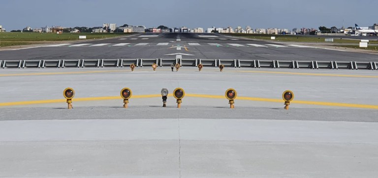 Pista do Aeroporto de Congonhas tem tecnologia Emas, para reduzir risco de acidentes, dois meses antes do prazo