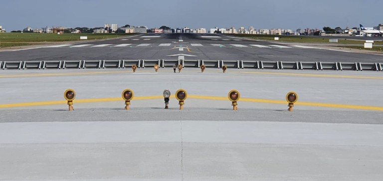 Pista do Aeroporto de Congonhas tem tecnologia Emas, para reduzir risco de acidentes, dois meses antes do prazo