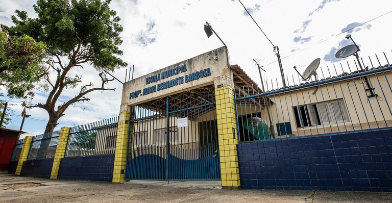 Aberta seleção de empresas para ofertar internet para 6,9 mil escolas