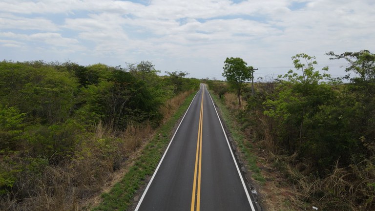 DNIT revitaliza mais 45 km da BR-349/BA