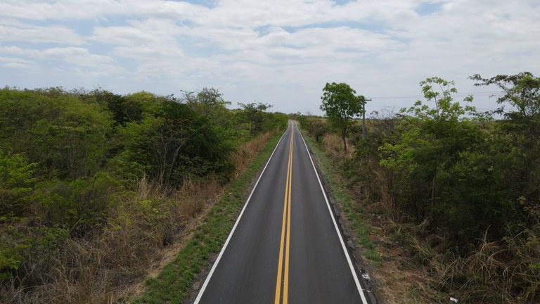 DNIT revitaliza mais 45 km da BR-349/BA