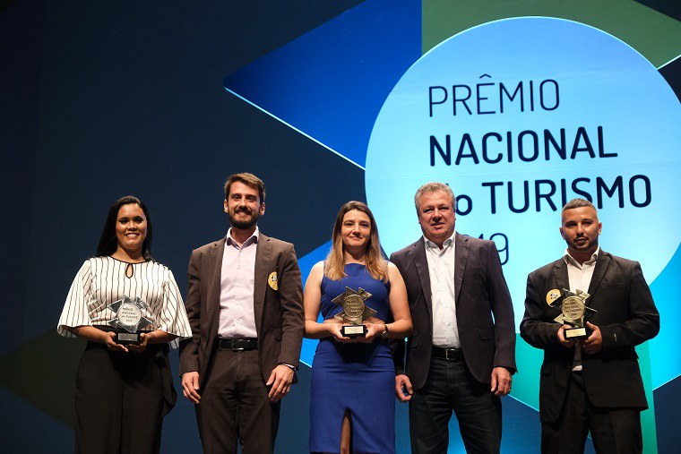 Projeto Morrinho recebe troféu em premiação nacional de turismo