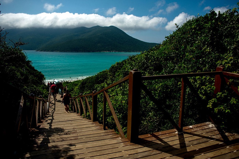 Pontal do Atalaia está entre as praias mais bonitas do mundo