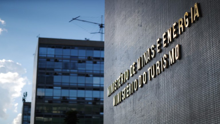 Ministério do Turismo revoga 436 normas para desburocratizar o setor