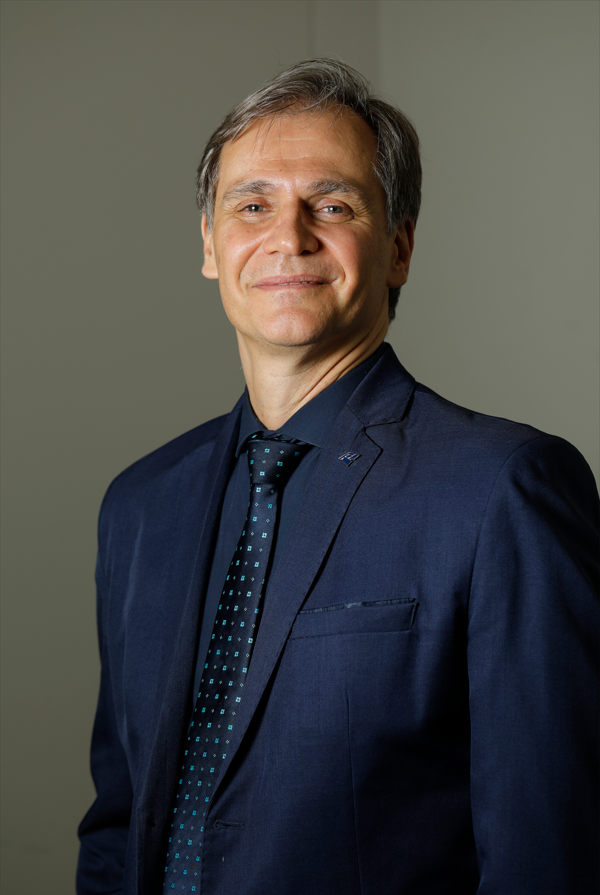 Marcos Hübner Flores