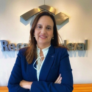 Retrato de Adriana Gomes Rêgo