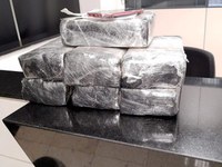 Receita Federal no Rio e Polícia Federal apreendem 16,4 kg de maconha e 3 kg de cocaína