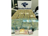 Receita Federal em Corumbá apreende mais de R$ 1 milhão e meio em espécie