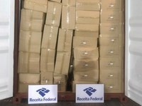 Receita Federal em Itaguaí apreende 60 mil controles de videogame falsificados