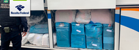 Receita Federal em Foz do Iguaçu retém três ônibus com R$ 942 mil de mercadorias descaminhadas do Paraguai