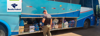 Três ônibus com R$880 mil em mercadorias irregulares são retidos pela Receita Federal no Paraná