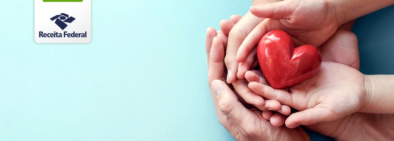 Repasse aos fundos da criança e idoso.