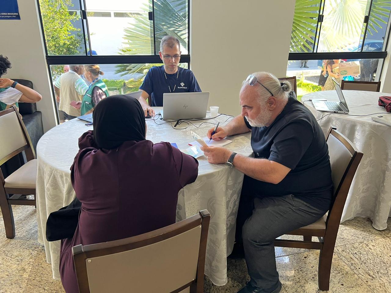 Receita Federal integra “força-tarefa” do Governo e realiza inscrições de CPFs de brasileiros trazidos da Faixa de Gaza