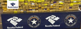 Droga foi encontrada durante fiscalização de rotina em van paraguaia