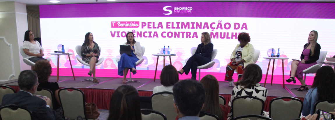 Na abertura do Seminário, Adriana Gomes Rego,  destaca iniciativas internas e a campanha ONU/UNITE.