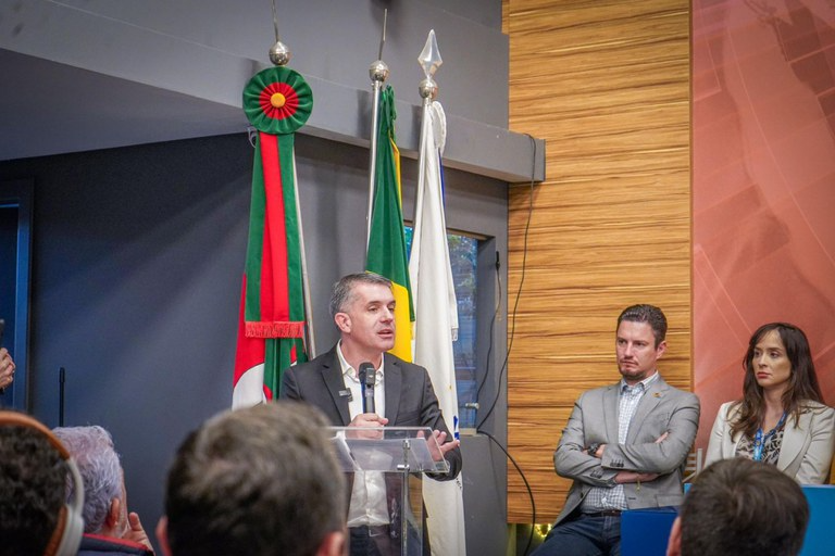 O secretário Maneco Hassen (Reconstrução do RS): garantir moradia e dignidade é missão do Governo Federal.