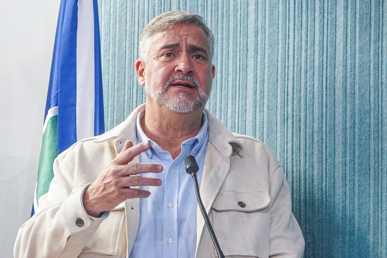 ministro Paulo Pimenta