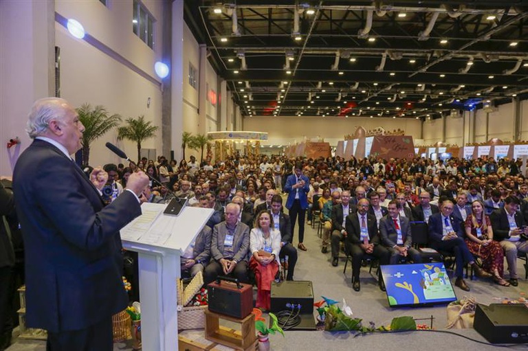 Apresentação de abertura do evento.
