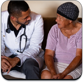 Médico e Idosa