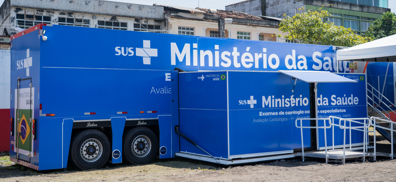 Unidade móvel do Programa Agora Tem Especialistas tem capacidade para realizar 1,5 mil procedimentos por mês e contribui para diagnóstico oportuno e redução de complicações cardíacas