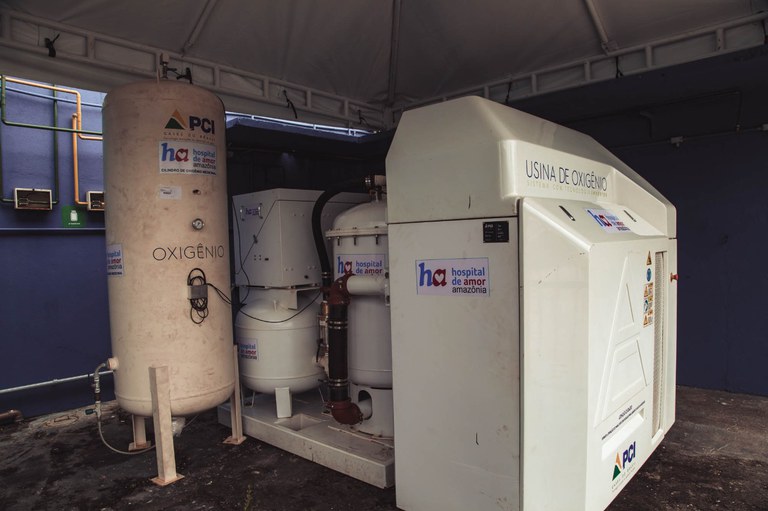 Usina instalada no Hospital Nilton Lins tem capacidade para atender até 70 leitos