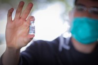 Ministério da Saúde recebe mais 937,5 mil doses de vacinas da Fiocruz