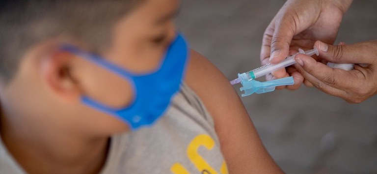vacina-aplicada-em-crianca