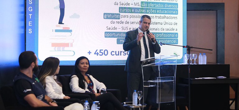 Ciclo de debates.jpg