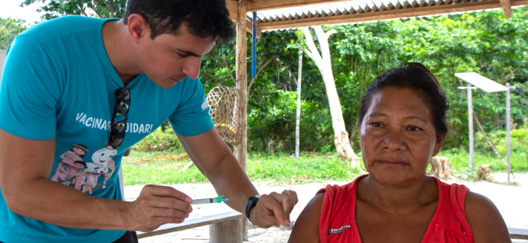 Ministério da Saúde inicia Operação Gota para vacinação da populações indígenas. Conheça a força-tarefa que começa no Alto Rio Negro nesta quinta (13)