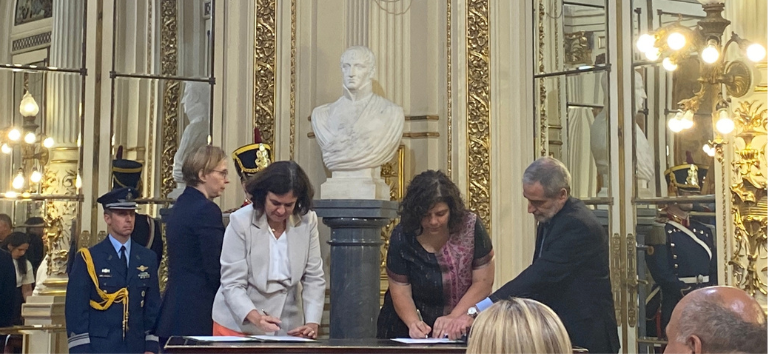 Nota: visita da ministra da Saúde à Argentina