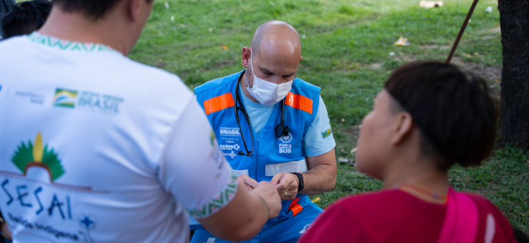 Ação dos profissionais de saúde reduz casos graves e mortes dos Yanomami; saiba mais sobre esse trabalho