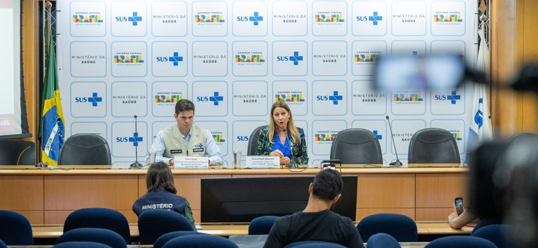 coletiva abril dengue 2.jpg